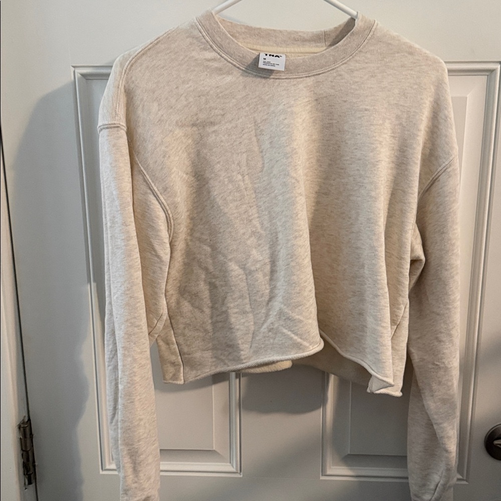 Aritzia / TNA Cream Cropped Sweatshirt